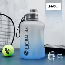 Botella deportiva 2 L con pajita y diseño degradado”